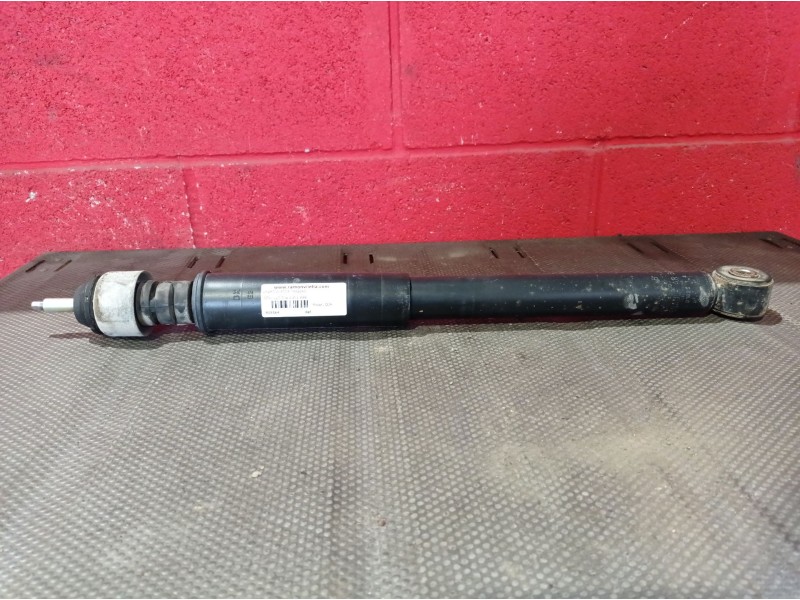 Recambio de amortiguador trasero para renault clio 1.2 referencia OEM IAM   