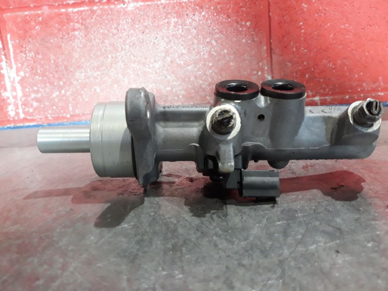 Recambio de bomba freno para volkswagen golf v berlina (1k1) 2.0 tdi | 0.03 - ... 2.0 tdi | 0.03 - ... referencia OEM IAM   