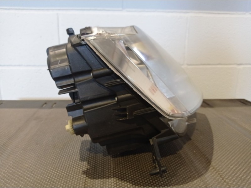Recambio de faro derecho para renault modus referencia OEM IAM   