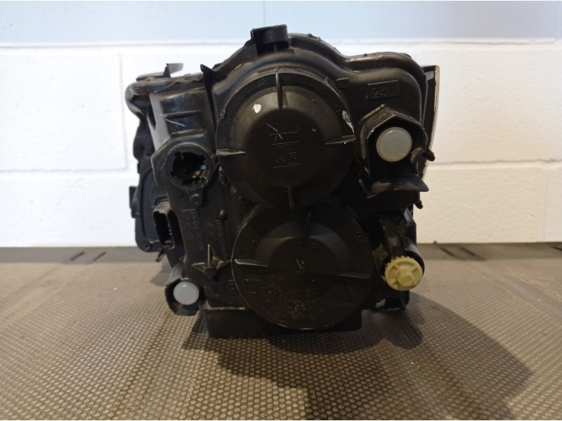 Recambio de faro derecho para renault modus referencia OEM IAM   