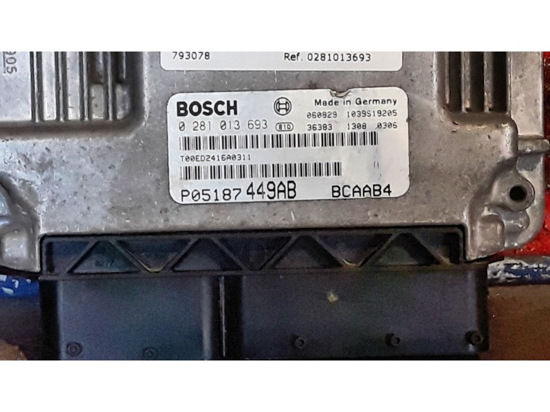 Recambio de centralita motor uce para dodge caliber  | 0.06 - ...  | 0.06 - ... referencia OEM IAM 0281013693  