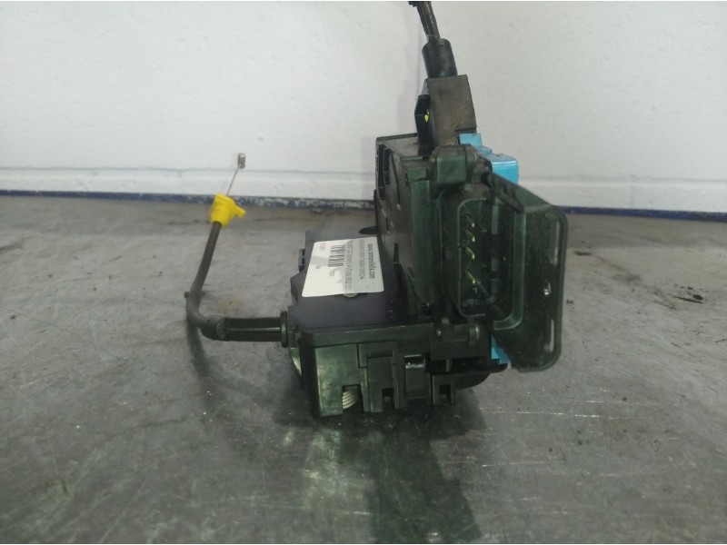 Recambio de cerradura puerta trasera derecha para peugeot 207 confort 1.4 vti 16v 95 referencia OEM IAM   