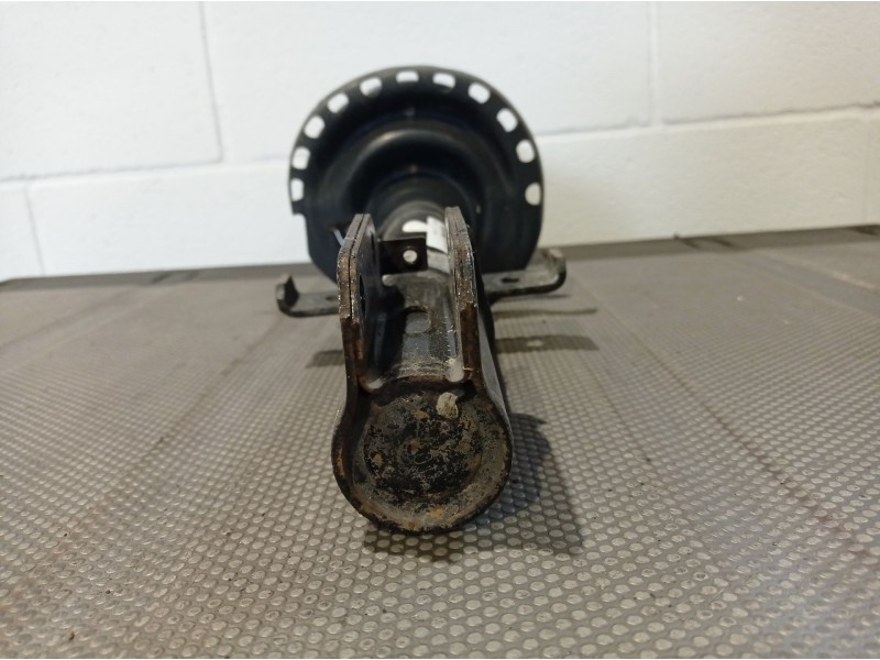 Recambio de amortiguador delantero derecho para renault modus referencia OEM IAM   