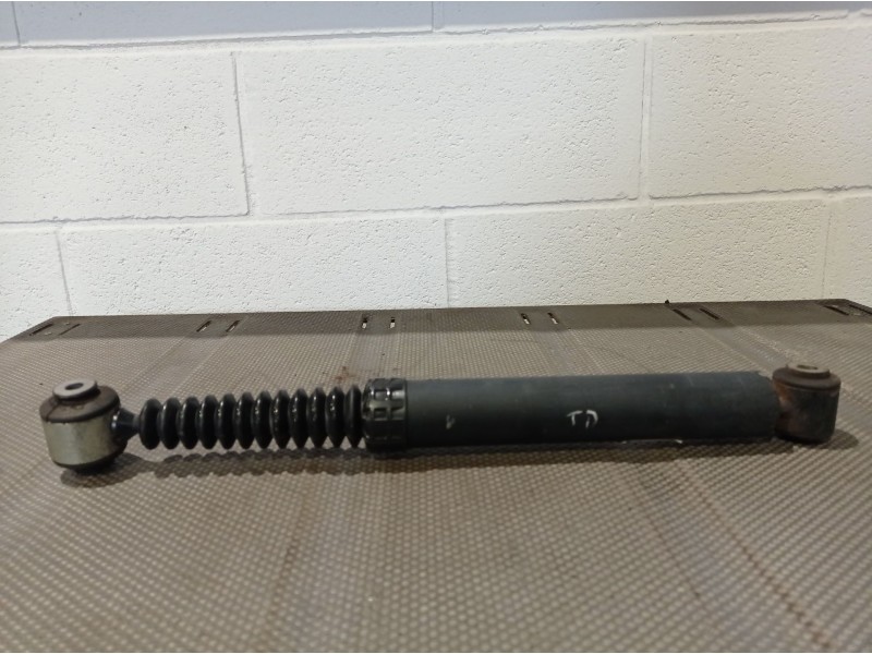 Recambio de amortiguador trasero para peugeot 207 confort 1.4 vti 16v 95 referencia OEM IAM   