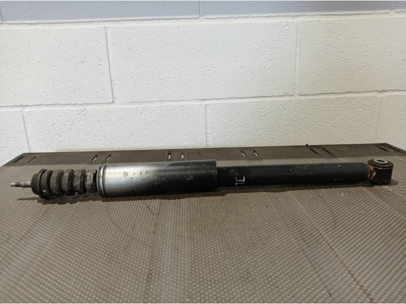 Recambio de amortiguador trasero para renault modus referencia OEM IAM   