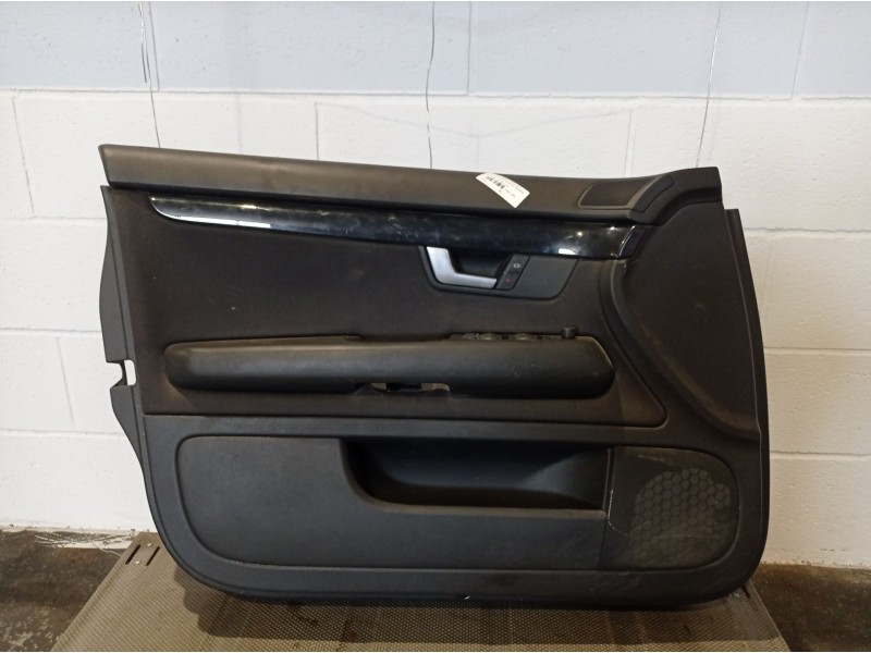 Recambio de guarnecido puerta delantera izquierda para audi a4 berlina (8e) 1.8 20v turbo referencia OEM IAM    Recambio de guarnecido puerta delantera izquierda para audi a4 berlina (8e) 1.8 20v turbo referencia OEM IAM