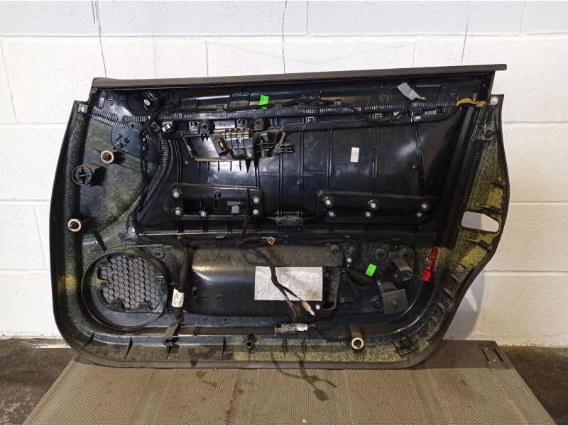 Recambio de guarnecido puerta delantera izquierda para audi a4 berlina (8e) 1.8 20v turbo referencia OEM IAM    Recambio de guarnecido puerta delantera izquierda para audi a4 berlina (8e) 1.8 20v turbo referencia OEM IAM