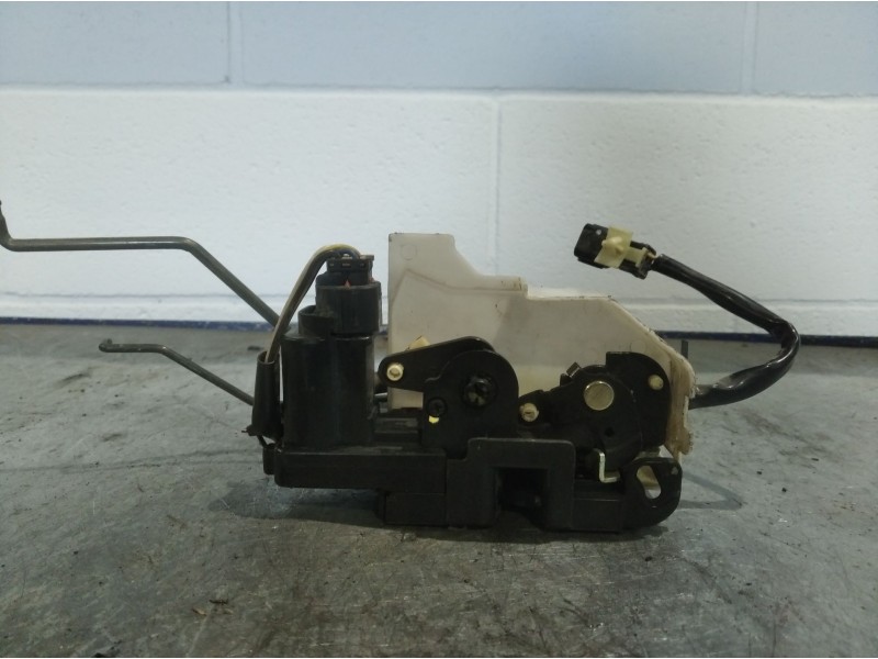 Recambio de cerra. puer. delantero izquierda para hyundai getz (tb) 1.1 gl | 0.02 - ... 1.1 gl | 0.02 - ... referencia OEM IAM  