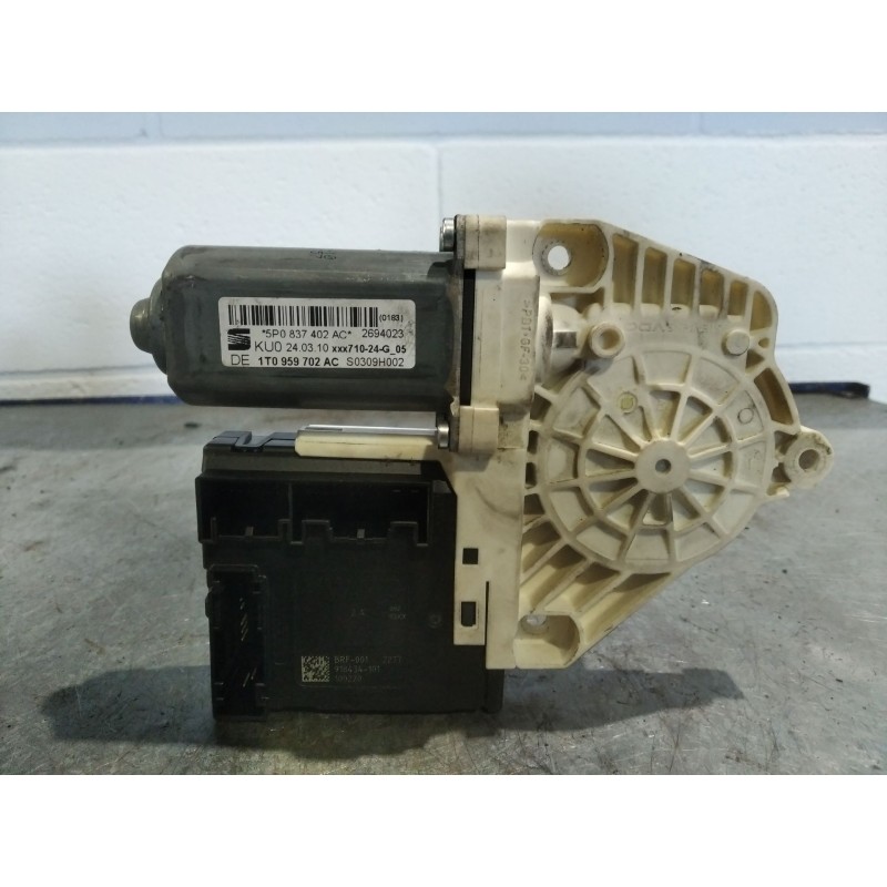Recambio de motor elevalunas delantero derecho para seat altea xl (5p5)  | 0.06 - ...  | 0.06 - ... referencia OEM IAM 3C0959792