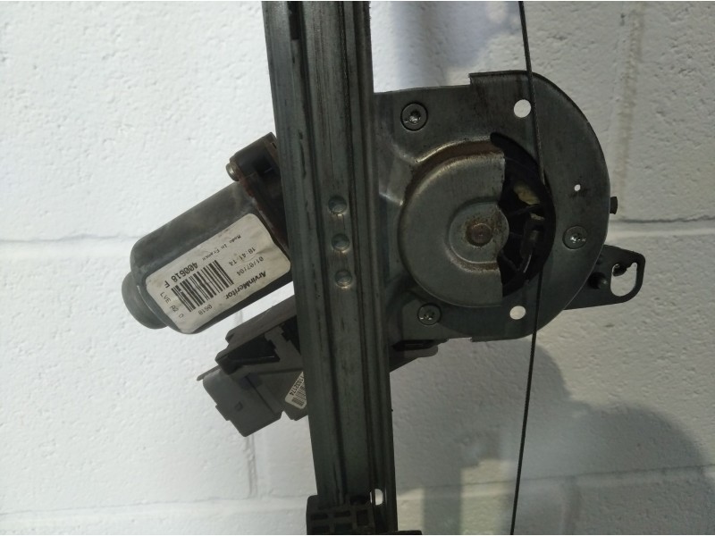 Recambio de elevalunas delantero derecho para citroen c3 1.1 referencia OEM IAM   