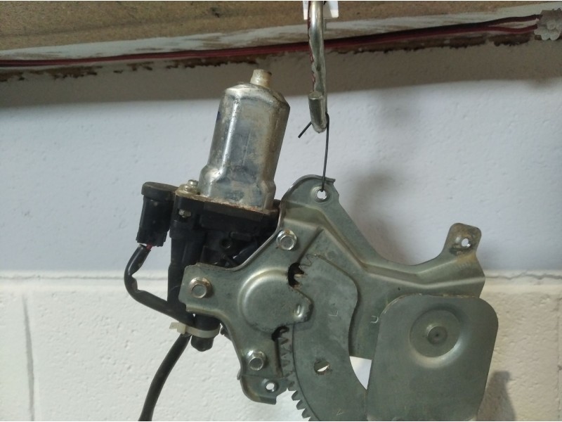 Recambio de elevalunas trasero izquierdo para mazda bt-50 (un)  | 0.06 - ...  | 0.06 - ... referencia OEM IAM    Recambio de elevalunas trasero izquierdo para mazda bt-50 (un)  | 0.06 - ...  | 0.06 - ... referencia OEM IAM