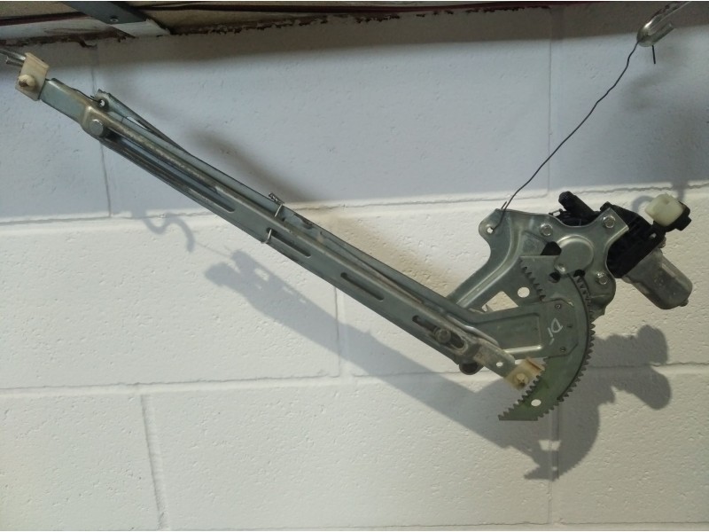 Recambio de elevalunas delantero izquierdo para mazda bt-50 (un)  | 0.06 - ...  | 0.06 - ... referencia OEM IAM    Recambio de elevalunas delantero izquierdo para mazda bt-50 (un)  | 0.06 - ...  | 0.06 - ... referencia OEM IAM