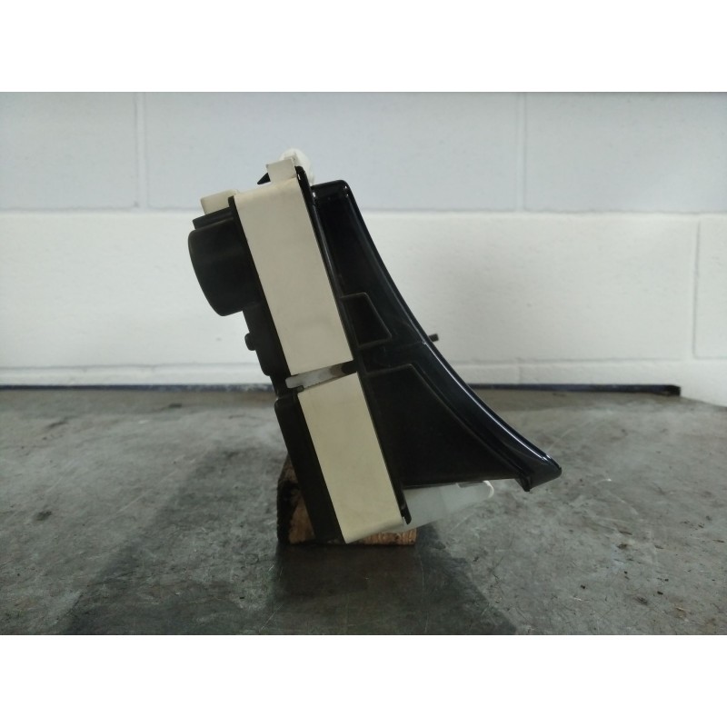 Recambio de cuadro instrumentos para toyota corolla (e12)  | 0.02 - 0.07  | 0.02 - 0.07 referencia OEM IAM 110080288002  