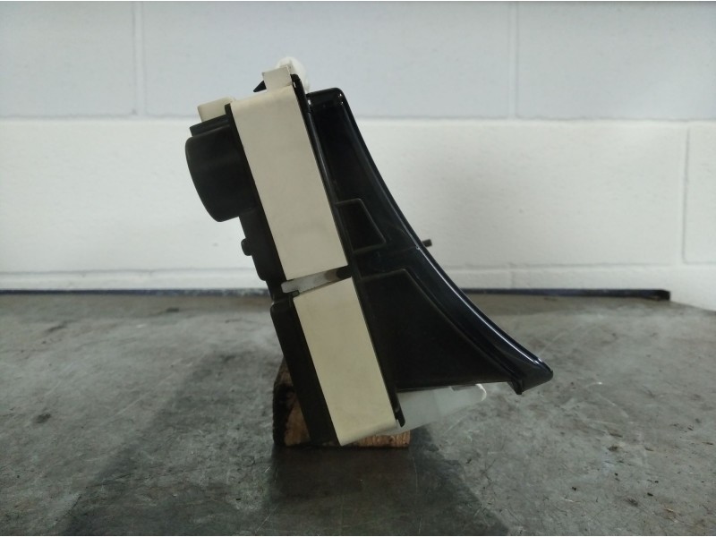 Recambio de cuadro instrumentos para toyota corolla (e12)  | 0.02 - 0.07  | 0.02 - 0.07 referencia OEM IAM 110080288002  