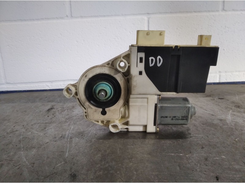 Recambio de motor elevalunas delantero derecho para peugeot 307 break/sw (s2)  | 0.05 - 0.08  | 0.05 - 0.08 referencia OEM IAM  