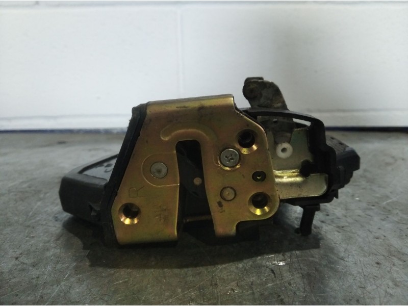 Recambio de cerradura puerta trasera derecha para toyota corolla (e12)  | 0.02 - 0.07  | 0.02 - 0.07 referencia OEM IAM   