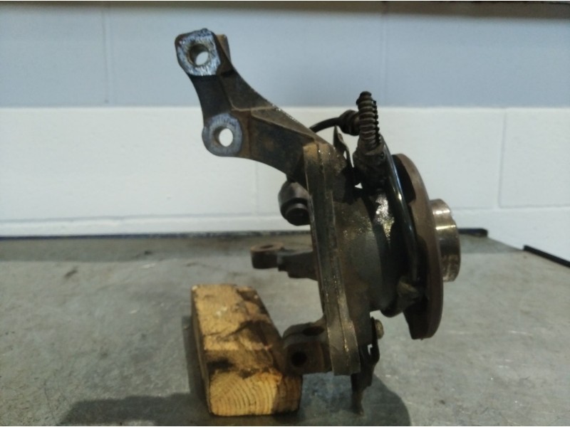 Recambio de mangueta delantera izquierda para opel corsa c 1.7 16v dti cat (y 17 dt / lr6) | 0.00 - ... 1.7 16v dti cat (y 17 dt