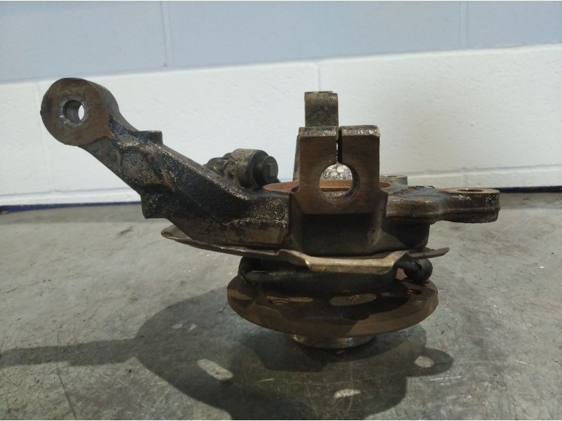 Recambio de mangueta delantera izquierda para opel corsa c 1.7 16v dti cat (y 17 dt / lr6) | 0.00 - ... 1.7 16v dti cat (y 17 dt