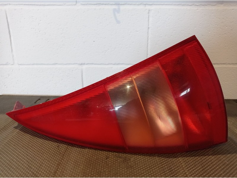 Recambio de piloto trasero derecho para citroen c3 1.1 referencia OEM IAM   