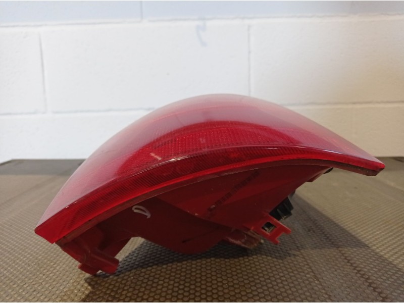 Recambio de piloto trasero derecho para citroen c3 1.1 referencia OEM IAM   