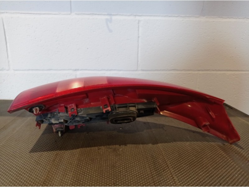 Recambio de piloto trasero derecho para citroen c3 1.1 referencia OEM IAM   