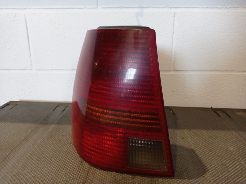 Recambio de piloto trasero izquierdo para volkswagen golf iv variant (1j5)  | 0.99 - 0.04 golf iv variant (1j5)  | 0.99 - 0.04 r