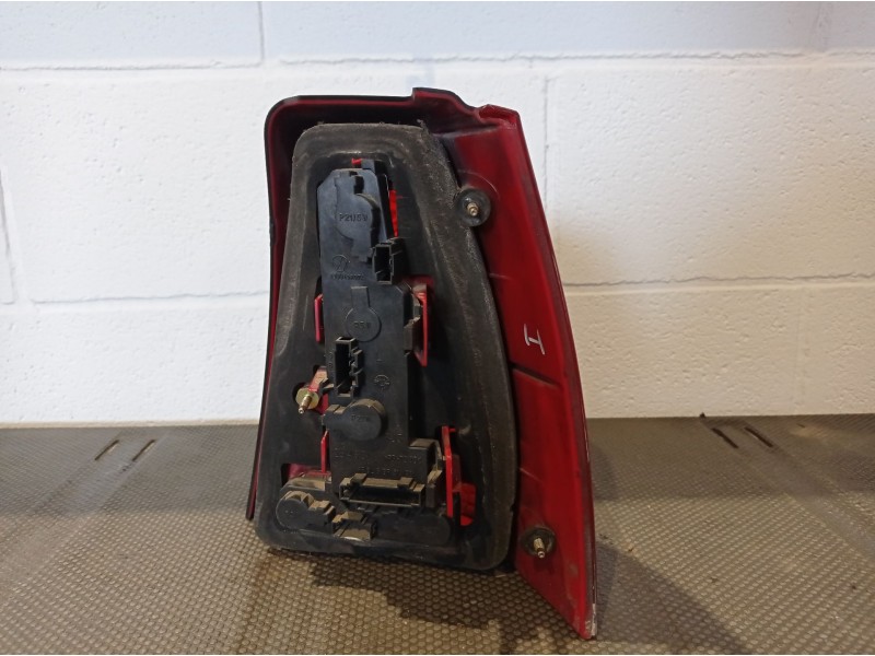 Recambio de piloto trasero izquierdo para volkswagen golf iv variant (1j5)  | 0.99 - 0.04 golf iv variant (1j5)  | 0.99 - 0.04 r