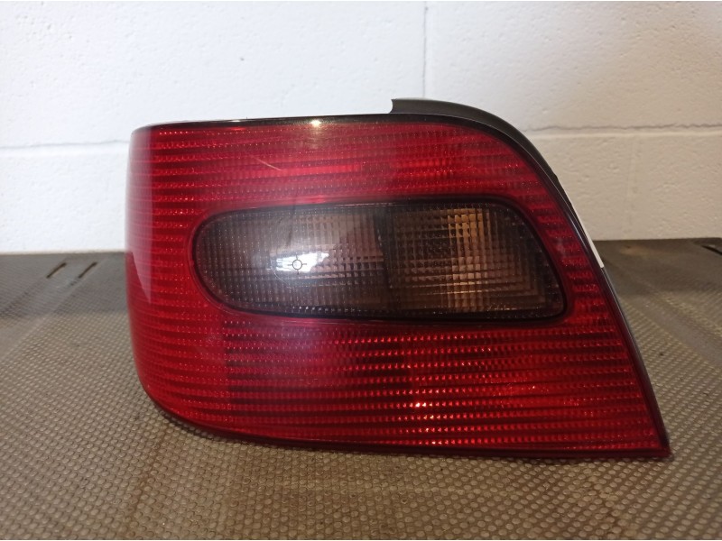 Recambio de piloto trasero izquierdo para citroen xsara 1.9 td lx referencia OEM IAM   