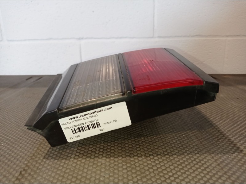 Recambio de piloto porton izquierdo para volkswagen passat referencia OEM IAM   