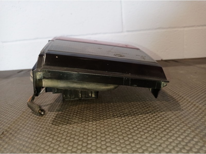 Recambio de piloto porton izquierdo para volkswagen passat referencia OEM IAM   