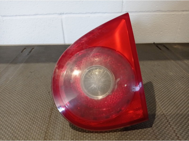 Recambio de piloto porton derecho para volkswagen golf v berlina (1k1) 2.0 tdi | 0.03 - 0.08 2.0 tdi | 0.03 - 0.08 referencia OE