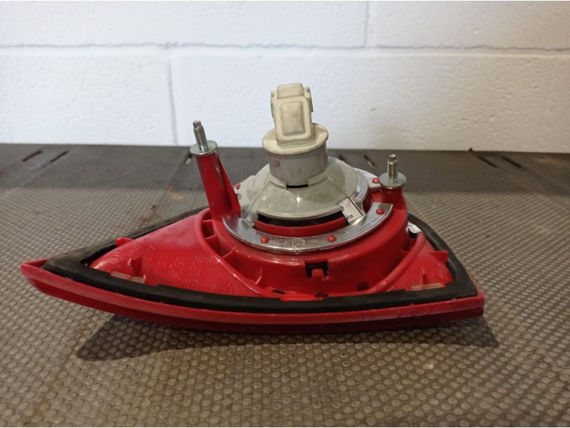 Recambio de piloto porton derecho para volkswagen golf v berlina (1k1) 2.0 tdi | 0.03 - 0.08 2.0 tdi | 0.03 - 0.08 referencia OE