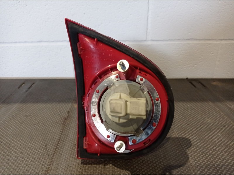 Recambio de piloto porton derecho para volkswagen golf v berlina (1k1) 2.0 tdi | 0.03 - 0.08 2.0 tdi | 0.03 - 0.08 referencia OE