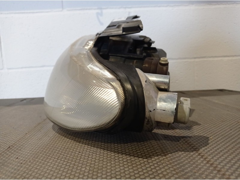 Recambio de faro izquierdo para citroen xsara 1.9 td lx referencia OEM IAM   