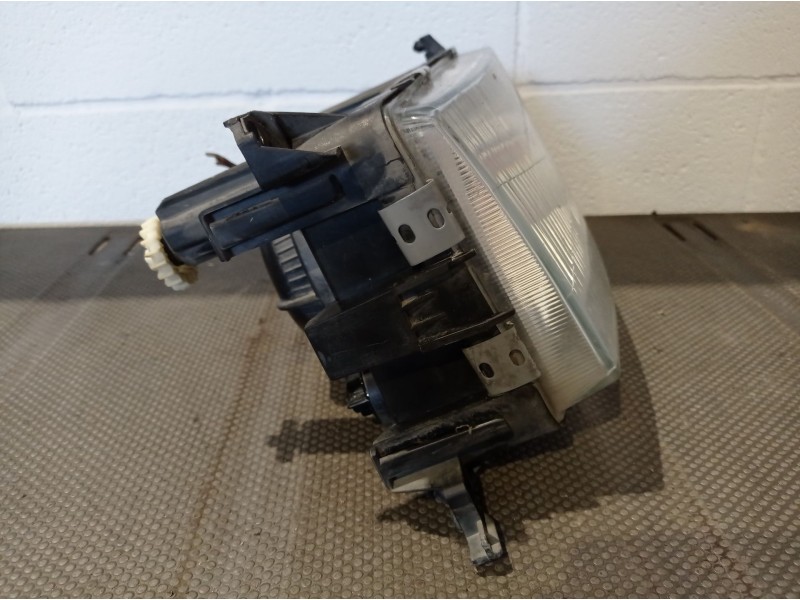 Recambio de faro derecho para volkswagen passat referencia OEM IAM   