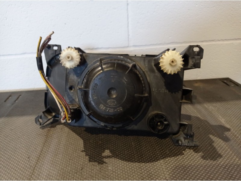 Recambio de faro derecho para volkswagen passat referencia OEM IAM   