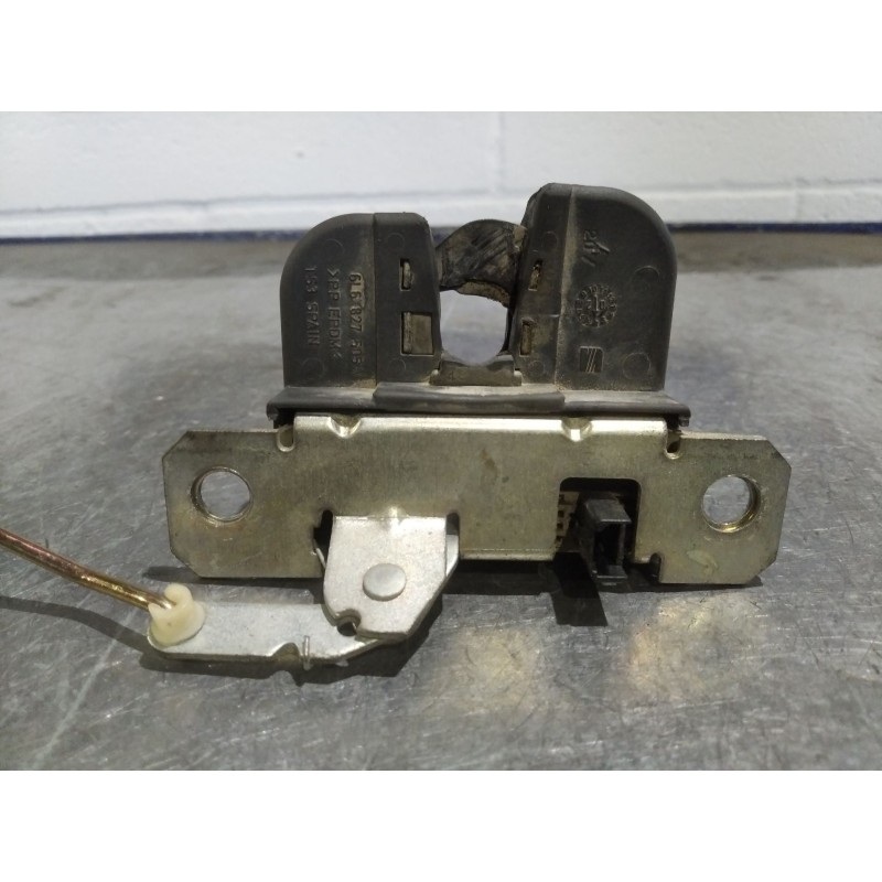 Recambio de cerradura maletero porton para seat ibiza (6l1) 1.4 16v | 0.02 - ... 1.4 16v | 0.02 - ... referencia OEM IAM 6L68275