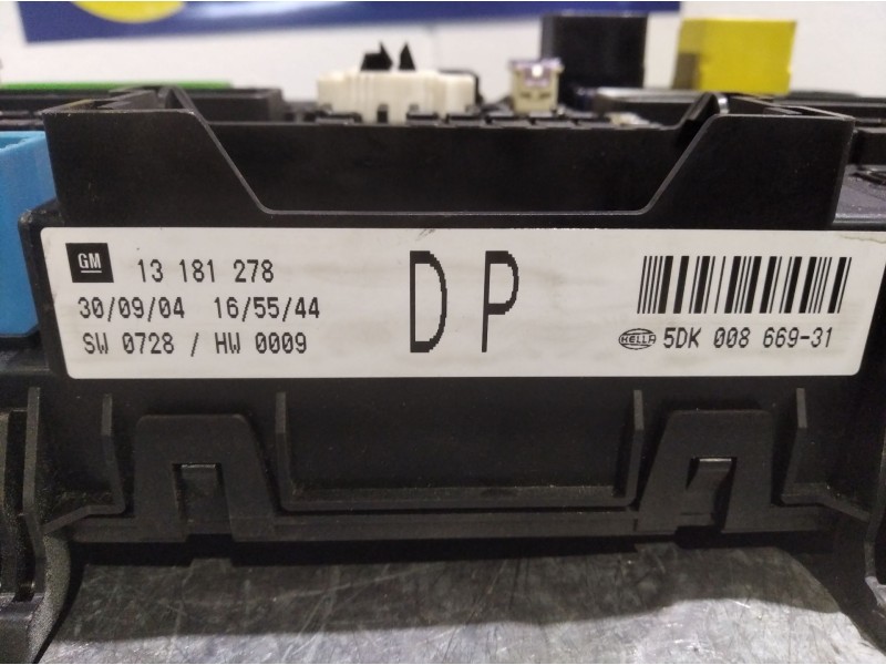 Recambio de caja reles fusibles para opel astra h berlina 1.7 16v cdti | 0.04 - ... 1.7 16v cdti | 0.04 - ... referencia OEM IAM