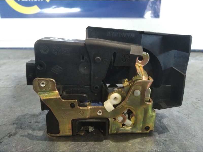 Recambio de cerradura puerta delantera derecha para renault laguna (b56) 1.9 dti rt referencia OEM IAM   