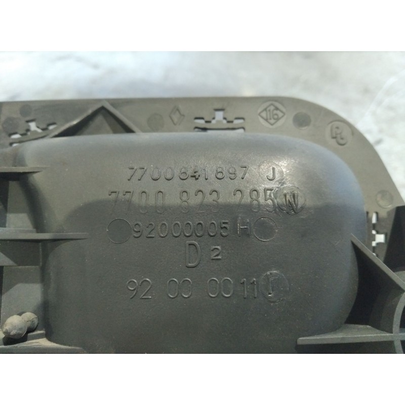 Recambio de maneta interior delantera derecha para renault laguna (b56) 1.9 dti rt referencia OEM IAM 7700841897J 7700823285N 