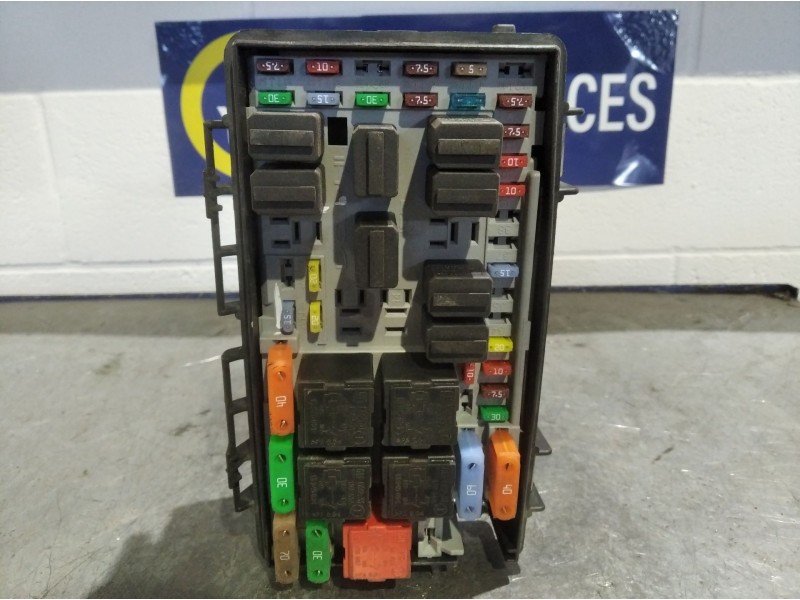 Recambio de caja reles fusibles para opel corsa d 1.3 16v cdti | 0.06 - ... 1.3 16v cdti | 0.06 - ... referencia OEM IAM 1321739