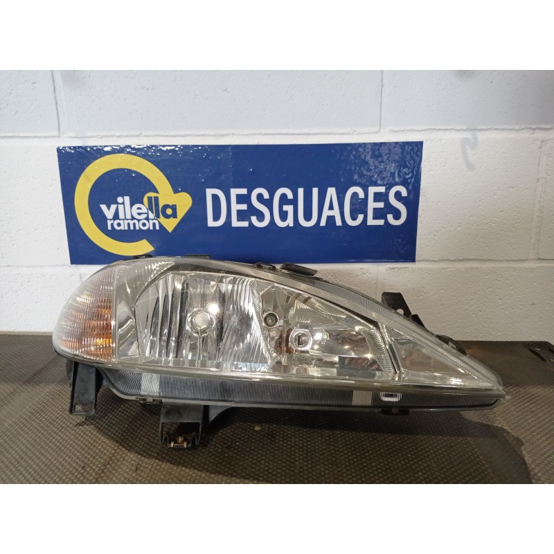 Recambio de faro derecho para renault megane i fase 2 berlina (ba0) 1.9 d authentique | 10.00 - ... 1.9 d authentique | 10.00 - 