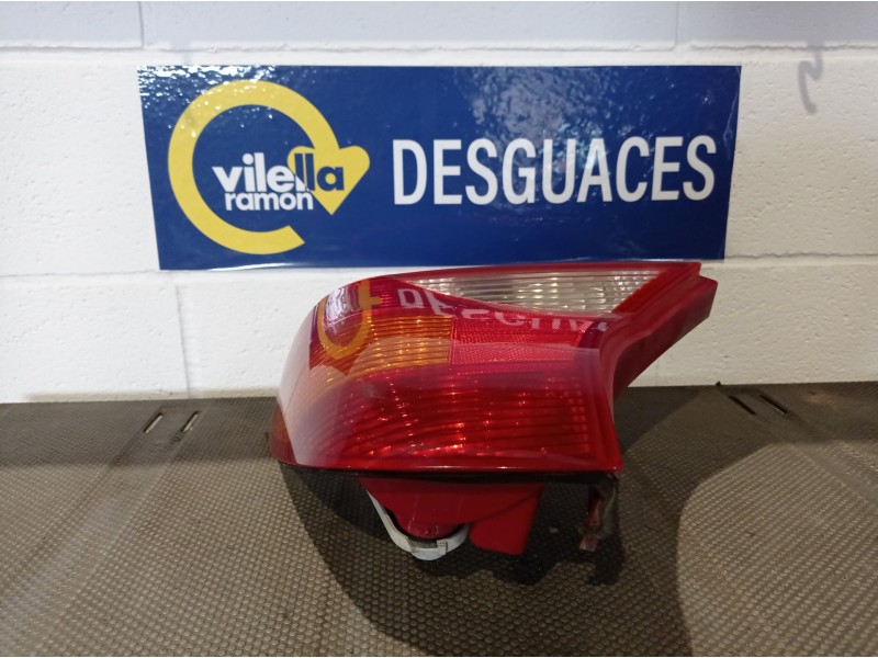 Recambio de piloto trasero derecho para ford focus (daw, dbw) 1.8 di / tddi referencia OEM IAM XS4X13A602BD  