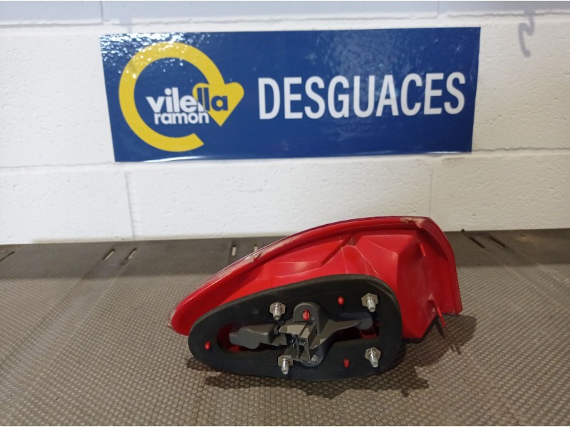 Recambio de piloto trasero derecho para alfa romeo 147 (190) 1.6 16v cat | 0.00 - ... 1.6 16v cat | 0.00 - ... referencia OEM IA