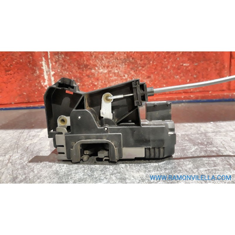 Recambio de cerra. puer. delantero derecha para opel zafira a 2.0 dti | 0.99 - ... 2.0 dti | 0.99 - ... referencia OEM IAM   