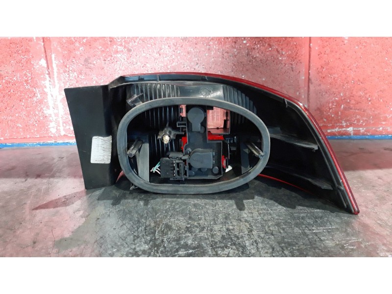 Recambio de piloto trasero izquierdo para renault laguna ii (bg0) 1.6 | 0.01 - ... 1.6 | 0.01 - ... referencia OEM IAM   