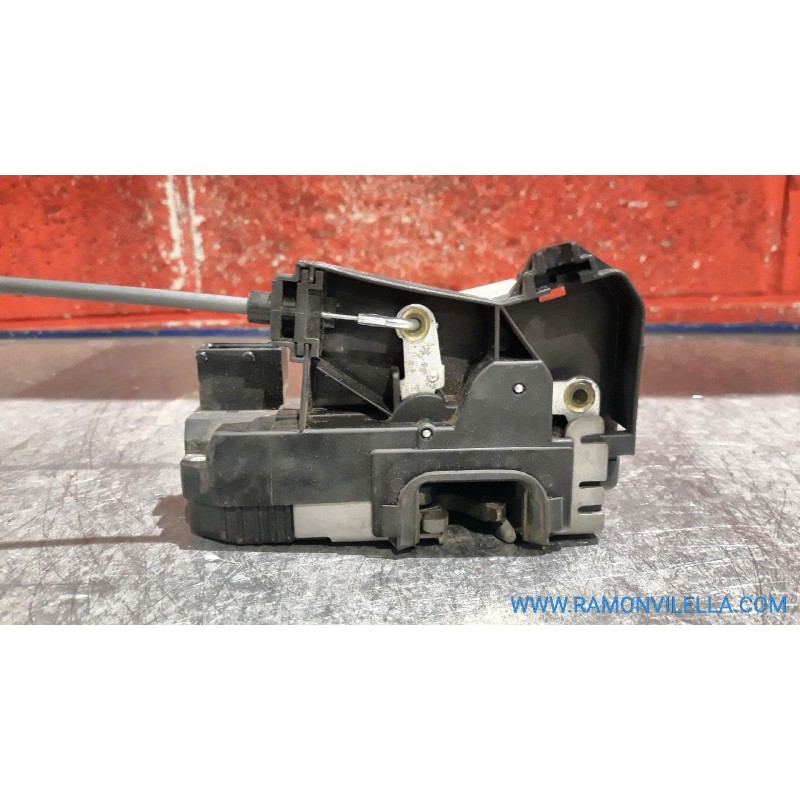 Recambio de cerra. puer. delantero izquierda para opel zafira a 2.0 dti | 0.99 - ... 2.0 dti | 0.99 - ... referencia OEM IAM   
