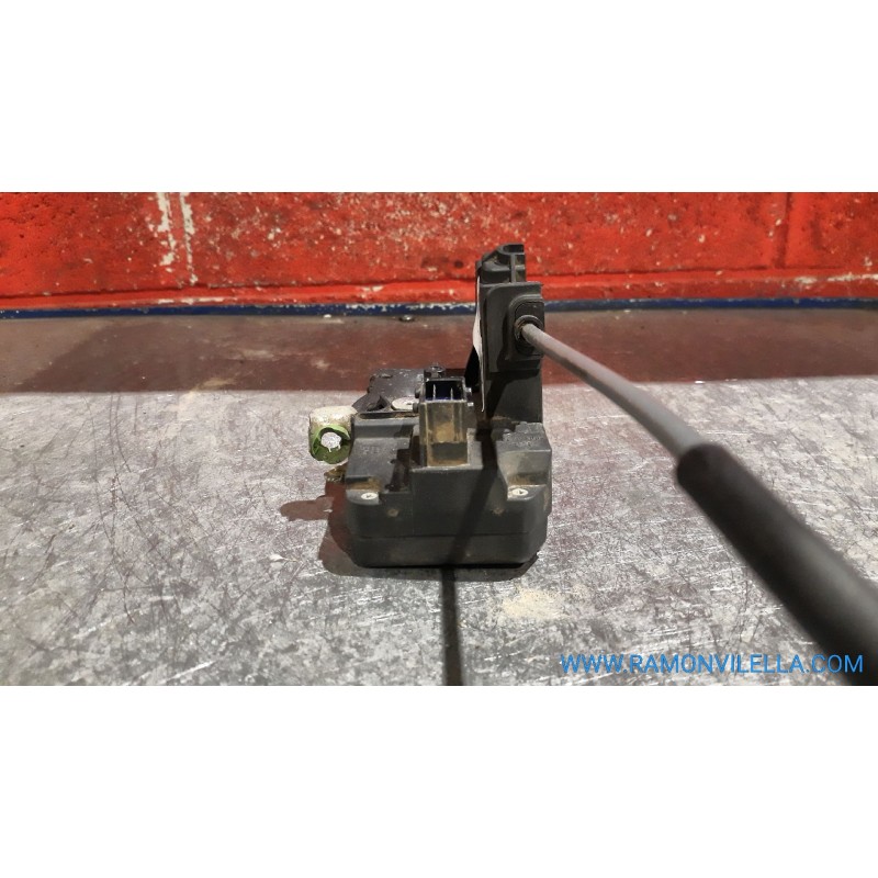 Recambio de cerra. puer. delantero izquierda para opel zafira a 2.0 dti | 0.99 - ... 2.0 dti | 0.99 - ... referencia OEM IAM   