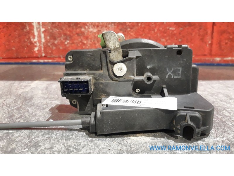 Recambio de cerra. puer. delantero izquierda para opel zafira a 2.0 dti | 0.99 - ... 2.0 dti | 0.99 - ... referencia OEM IAM   