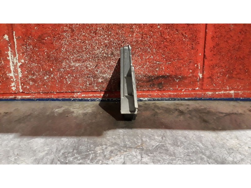 Recambio de centralita motor uce para renault laguna ii (bg0) 1.6 | 0.01 - ... 1.6 | 0.01 - ... referencia OEM IAM 8200164728  